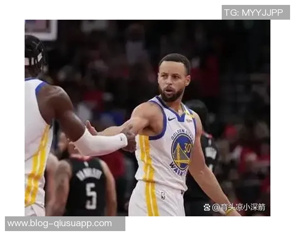 库里赞巴特勒重视关键时刻球队表现出色打出13-0的辉煌战绩 库里赞巴特勒重视关键时刻球队表现出色打出13-0的辉煌战绩