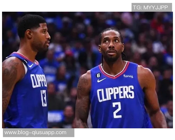 莱昂纳德赛后更衣室拒绝采访引发媒体热议与球迷关注 莱昂纳德赛后更衣室拒绝采访引发媒体热议与球迷关注