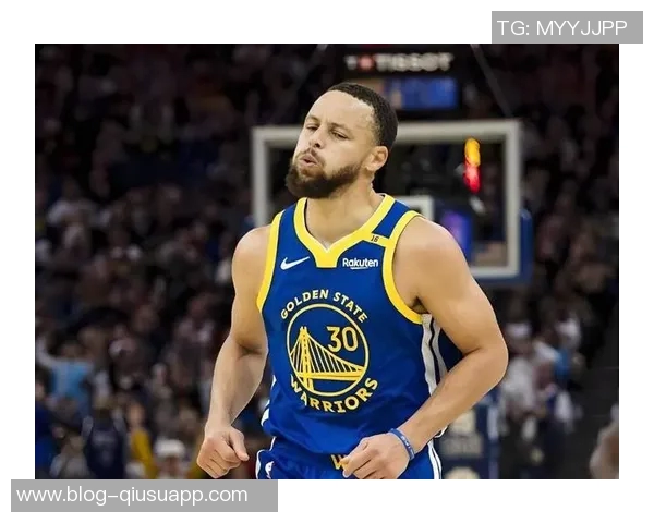 张佳玮分析库里战术变化先喂饱内线再展现外线威力 张佳玮分析库里战术变化先喂饱内线再展现外线威力