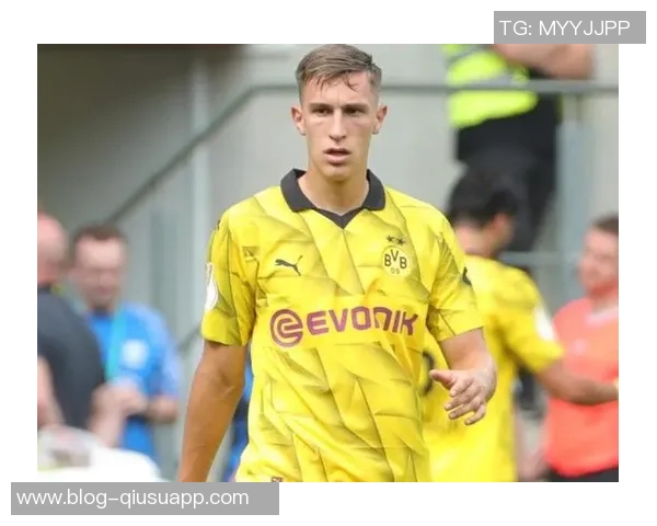 胡梅尔斯盛赞施洛特贝克称其为顶级中后卫具备在任何球队踢球的实力 胡梅尔斯盛赞施洛特贝克称其为顶级中后卫具备在任何球队踢球的实力